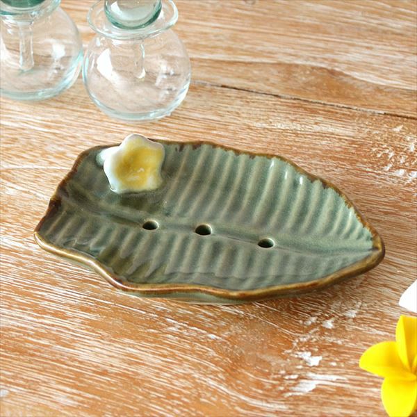 プルメリアの花咲く陶器の アジアン ソープディッシュ[グリーン][10169