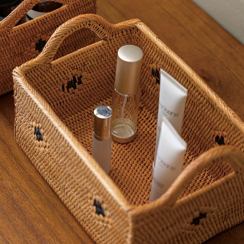 アタで編まれたハンドル付きバスケット 小物入れ 収納バスケット 籠