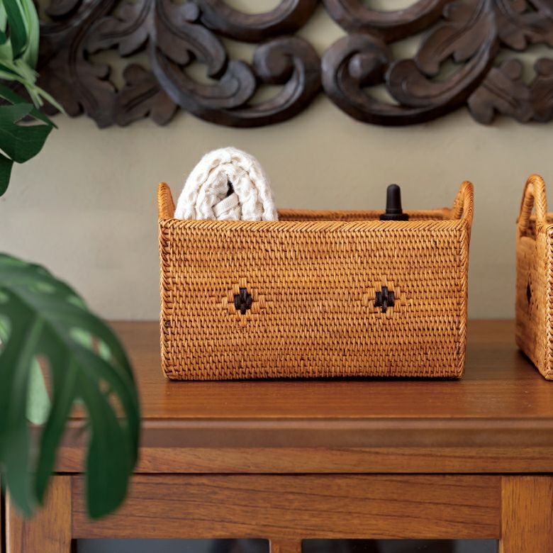 アタで編まれたハンドル付きバスケット 小物入れ 収納バスケット 籠
