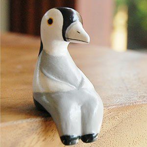 ちょこんと座る姿が可愛いペンギンの木彫りオブジェ[11134]【アジアン