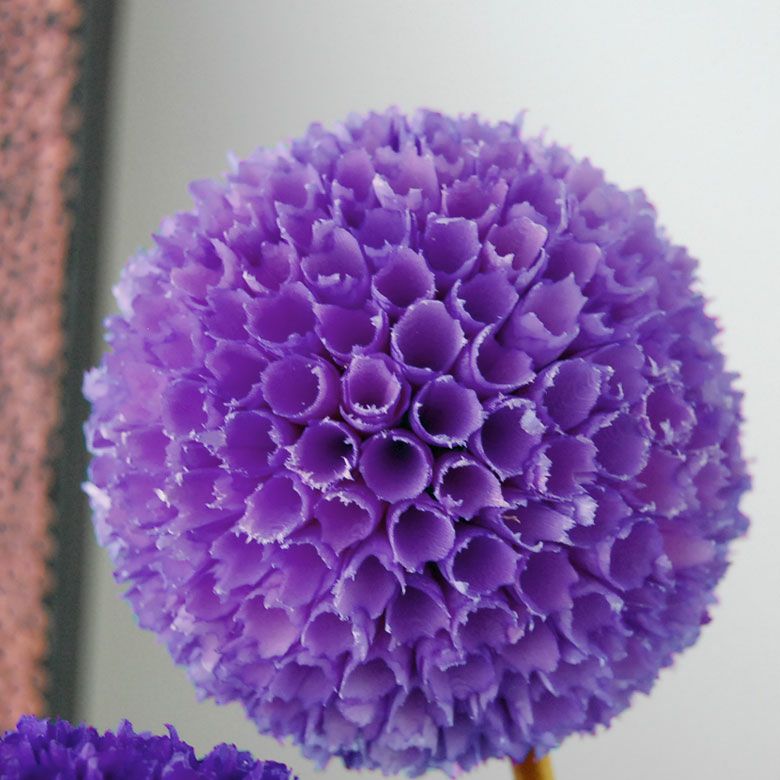 ヤシの葉でできたボールフラワーオブジェ[ラベンダー色][11594]【造花