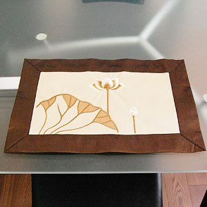 蓮の花の刺繍が綺麗なベトナム製アジアンランチョンマット 4色展開