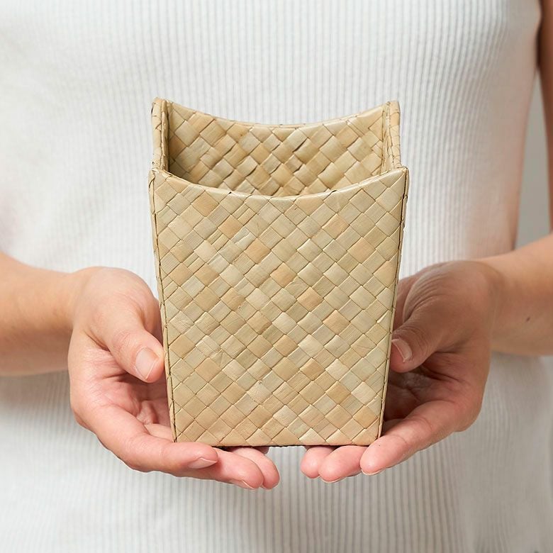 アジアンなバスケット レザーのような重厚感が魅力なパンダンのアジアンバスケット SSサイズ