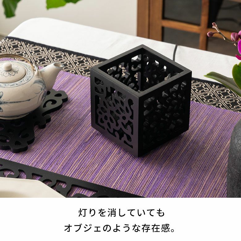 ロータスモチーフのアートパネルランプ MULIA ムリア 木彫りランプ