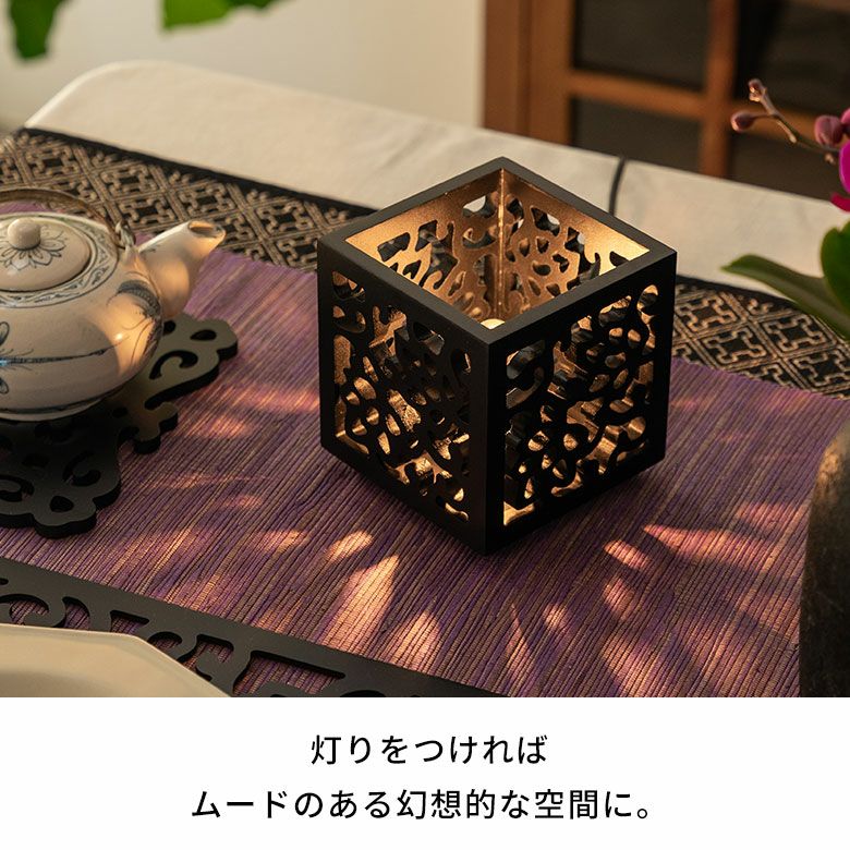 ロータスモチーフのアートパネルランプ MULIA ムリア 木彫りランプ
