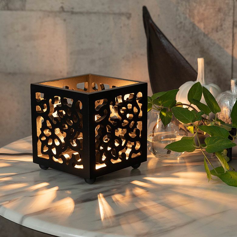 ロータスモチーフのアートパネルランプ MULIA ムリア 木彫りランプ