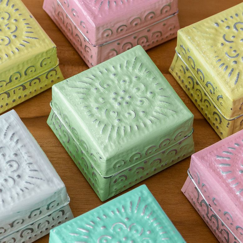 小物入れ 蓋付き 正方形 Sサイズ ソカシ アルミ製 型押し