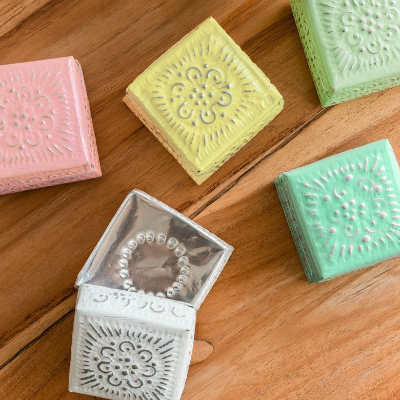 小物入れ 蓋付き 正方形 Sサイズ ソカシ アルミ製 型押し