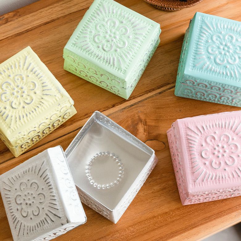 小物入れ 蓋付き 正方形 Mサイズ ソカシ アルミ製 型押し