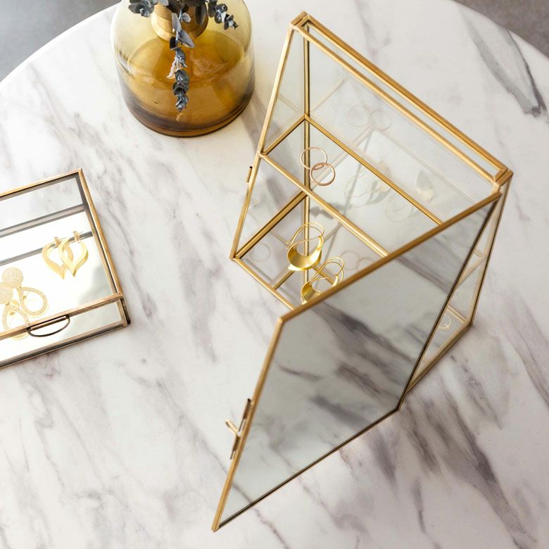 000000003927-14.jpg?size=l&w=