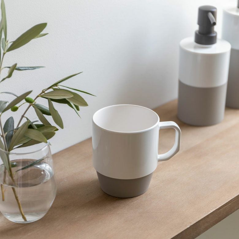 コップ うがいコップ 370ml 持ち手付き プラスチック バイカラー