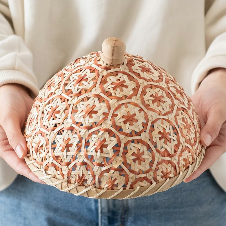 ベトナム職人が手編みした竹細工のフードカバー 花柄 直径約20cm 全5色