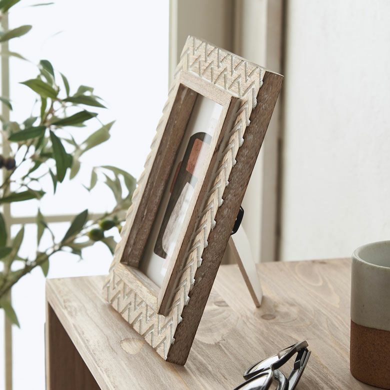 フォトフレーム 写真立て 木彫り 木製 マンゴーウッド シェブロン 縦