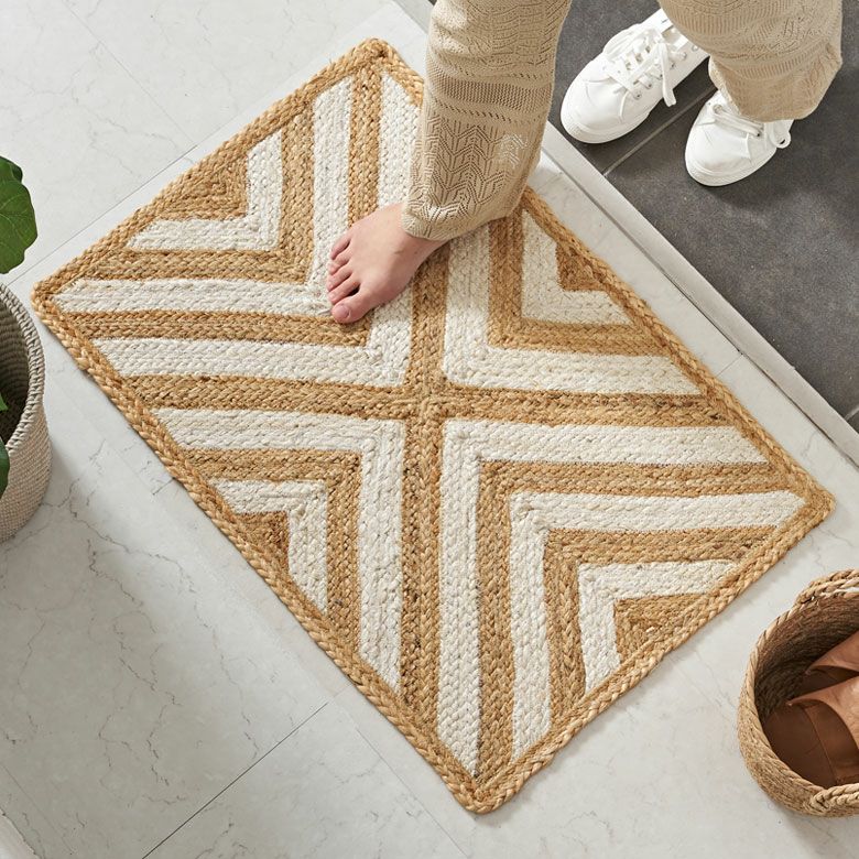 000000005566-01.jpg?size=l&w=