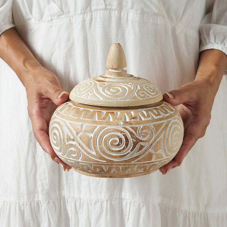 オブジェのような木彫りのアジアン小物入れ Mサイズ [14129]