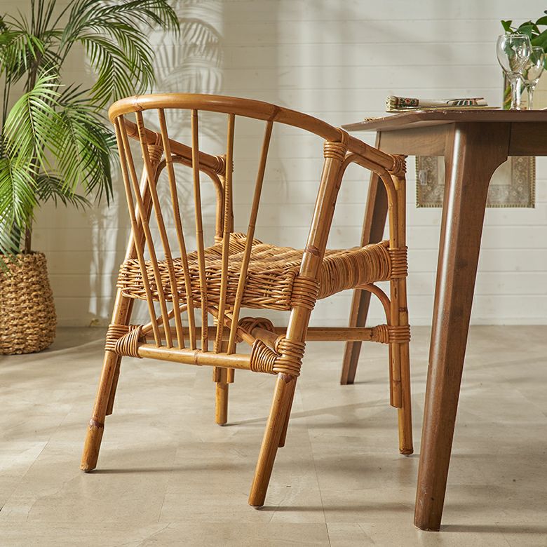 軽くて丈夫なラタンで編まれたカフェチェアー[14152]