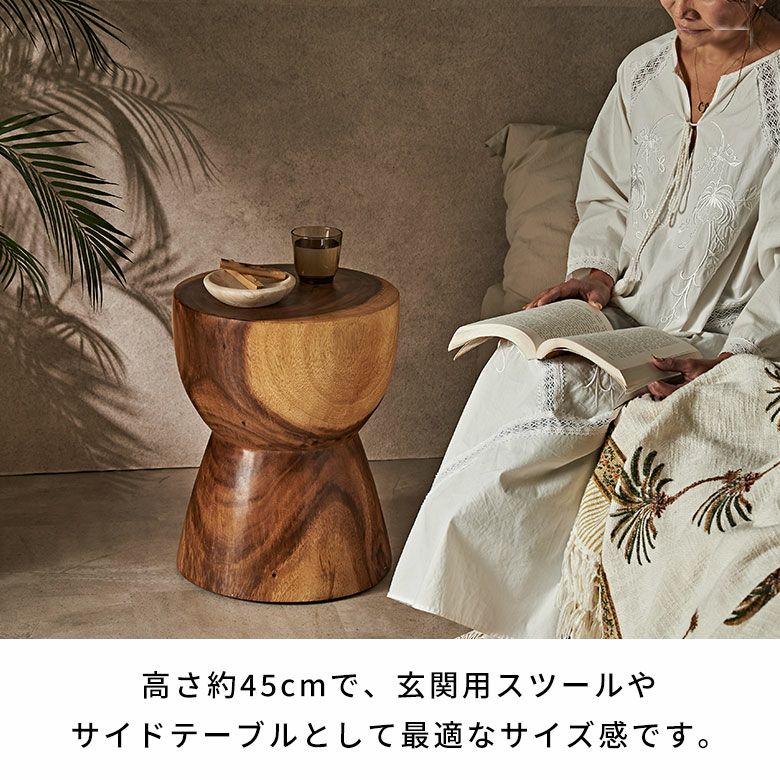 バリ島のヴィラやホテルでよく使われているモンキーポッドの丸太から