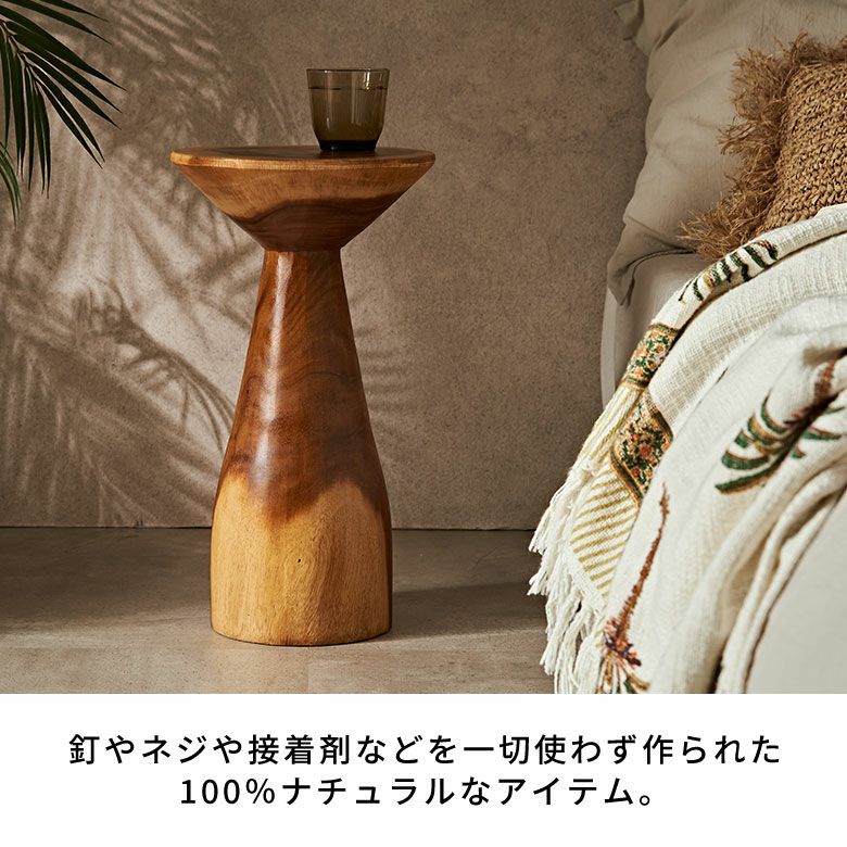 バリ島のヴィラやホテルでよく使われているモンキーポッドの丸太から