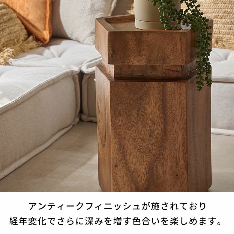 モンキーポッドツリーの無垢材から削り出した 木彫りのサイドテーブル
