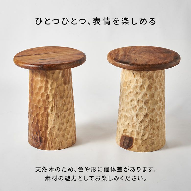 モンキーポッドツリーの無垢材から削り出した木彫りの丸太テーブル