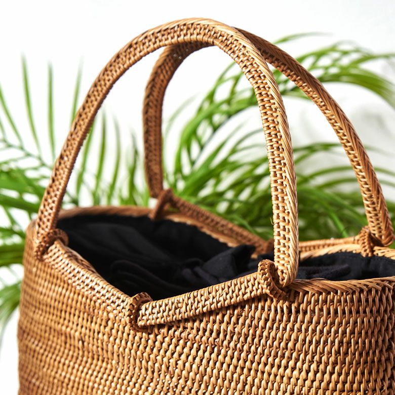 バリ島の天然素材アタで編まれたナチュラルかごバッグ [14280]